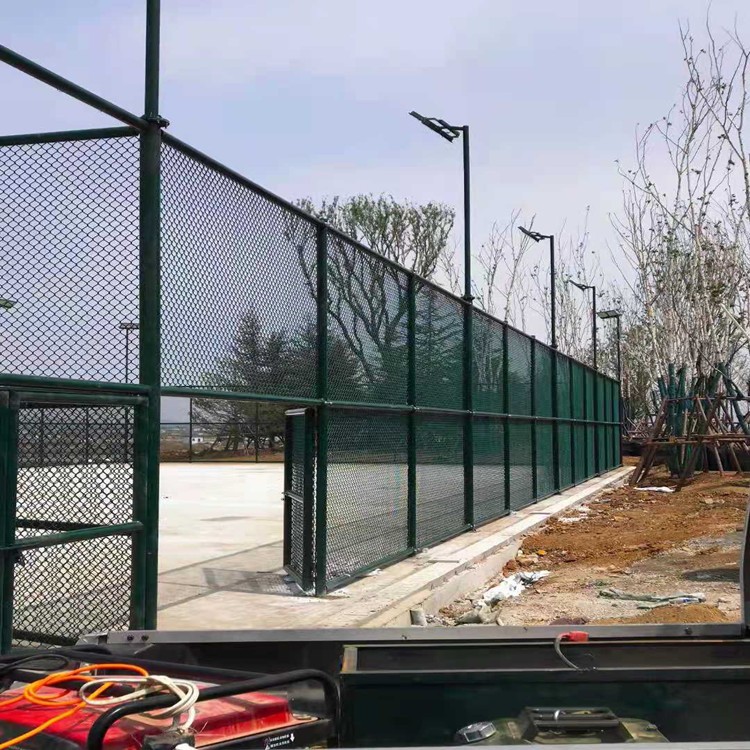台州新建篮球场围网 足球场围网 运动场围网生产安装