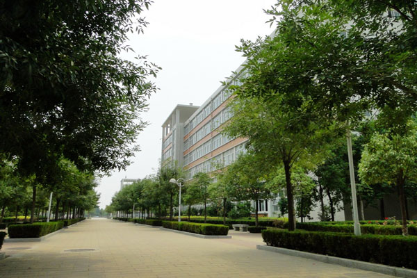 南京市六合区工业职业学校校园环境